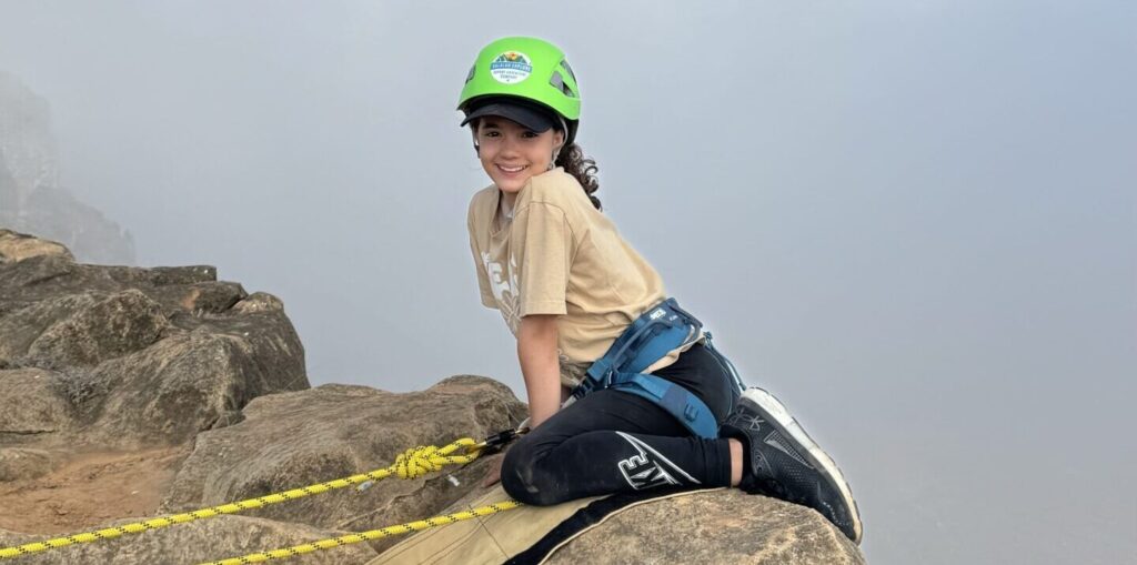 Family hiking and abseiling trips in Jabal Samhan, Salalah Oman – safe outdoor adventure experience in Dhofar