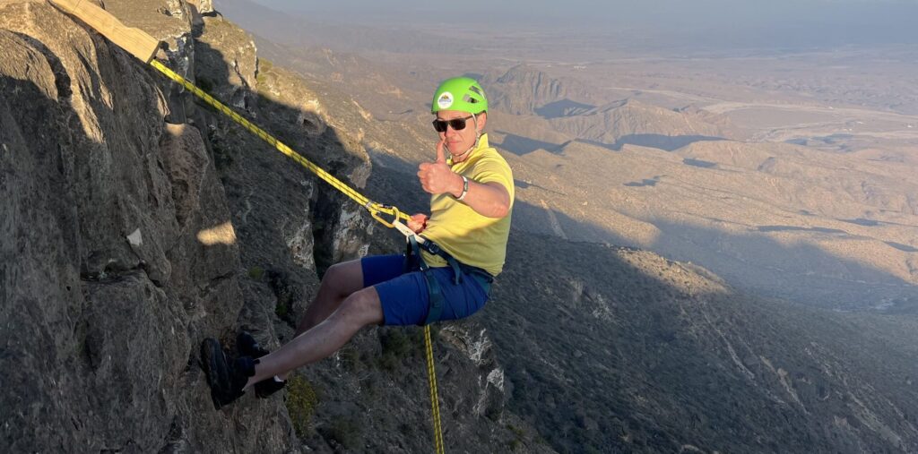 Sunset hiking and abseiling adventure in Jabal Samhan, Salalah Oman – mountain experience in Dhofar