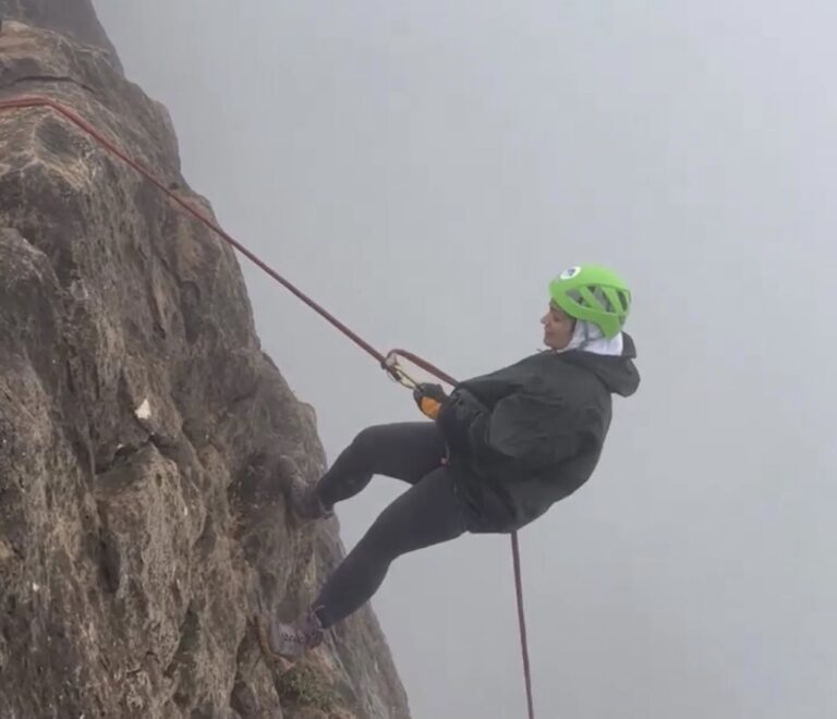 Professional abseiling experience in Salalah Oman with certified guides – adventure rope descent tour in Dhofar mountains